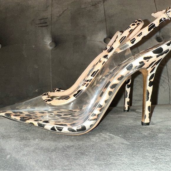 Jennifer Lopez Clear and leopard heels - Picture 2 of 5